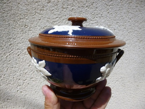 Ancien bol couvert - , a